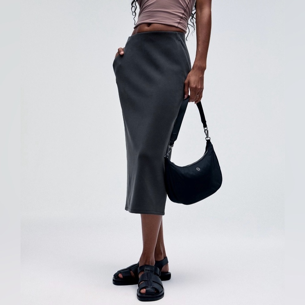 Lululemon Softstreme High-Rise Midi Skirt Size 4 NWT Black
